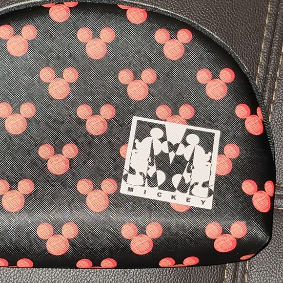 DISNEY MICKEY MOUSE EARS RED & BLACK ZIP POUCH MAKEUP TRAVEL BAG - Picture 3 of 6